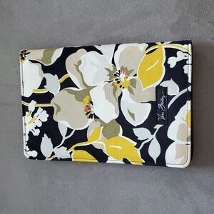 RETIRED PATTERN Vera Bradley Medium E-Book Cover in dogwood pattern